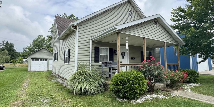 740 NW 3rd Street, Linton, Indiana 47441,MLS,202525293