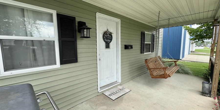 740 NW 3rd Street, Linton, Indiana 47441,MLS,202525293