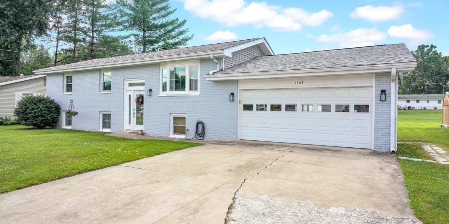 1803 Linwood Drive, Bedford, Indiana 47421,MLS,202525370