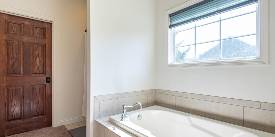 6404 N Braksway Drive, Bloomington, Indiana 47408,MLS,202525879
