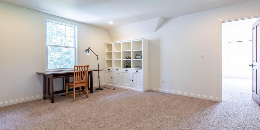 6404 N Braksway Drive, Bloomington, Indiana 47408,MLS,202525879