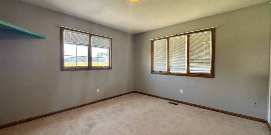 1732 S 275 W, Bloomfield, Indiana 47424,MLS,202526015