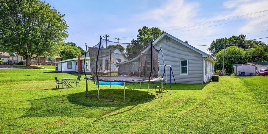 612 S Lewis Street, Bloomfield, Indiana 47424-1530,MLS,202526181