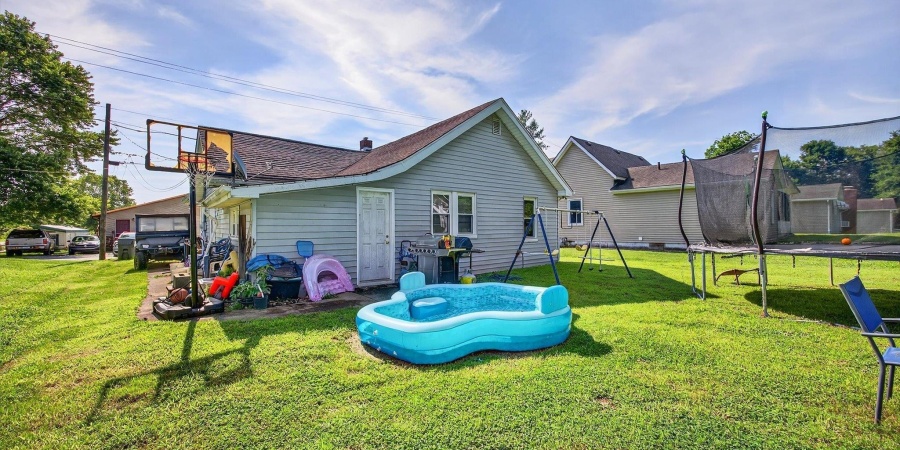 612 S Lewis Street, Bloomfield, Indiana 47424-1530,MLS,202526181