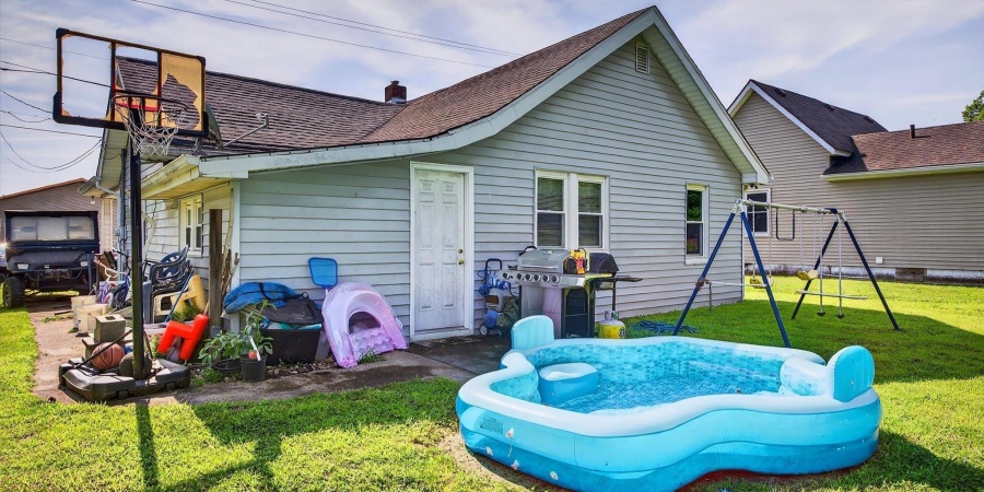 612 S Lewis Street, Bloomfield, Indiana 47424-1530,MLS,202526181