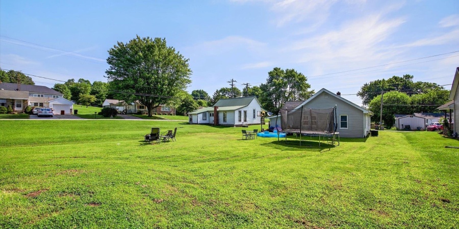 612 S Lewis Street, Bloomfield, Indiana 47424-1530,MLS,202526181