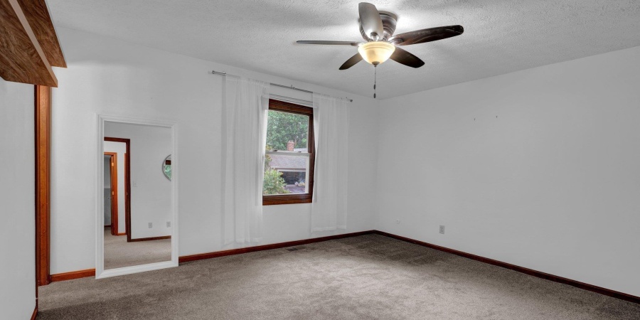 2426 S Cottonwood Circle, Bloomington, Indiana 47401,MLS,202526302