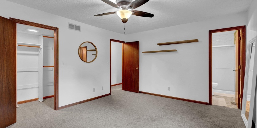 2426 S Cottonwood Circle, Bloomington, Indiana 47401,MLS,202526302