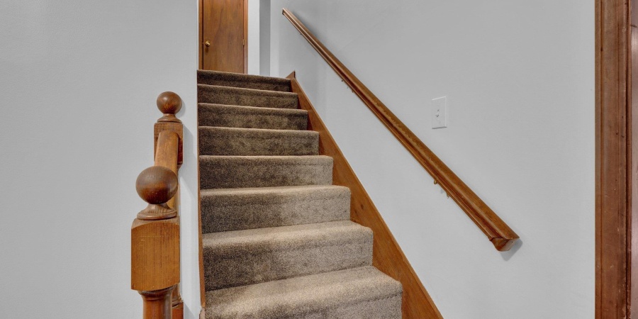 2426 S Cottonwood Circle, Bloomington, Indiana 47401,MLS,202526302