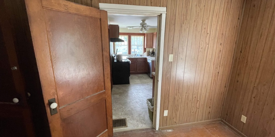 2424 S Milton Drive, Bloomington, Indiana 47403,MLS,202526523