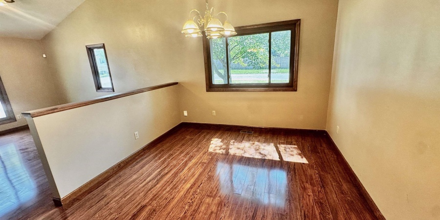 1310 W Woodhill Drive, Bloomington, Indiana 47403,MLS,202526589