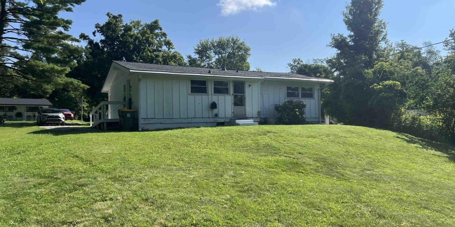 130 E SUNNY SLOPES Drive, Bloomington, Indiana 47401,MLS,202526702
