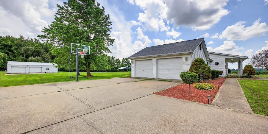 2783 W 275 S Road, Bloomfield, Indiana 47424,MLS,202526721