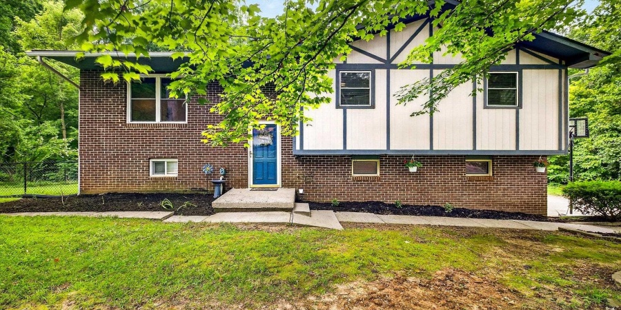 1825 N Ridgeway Drive, Ellettsville, Indiana 47429,MLS,202526765