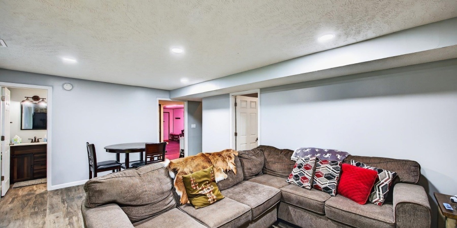 1825 N Ridgeway Drive, Ellettsville, Indiana 47429,MLS,202526765