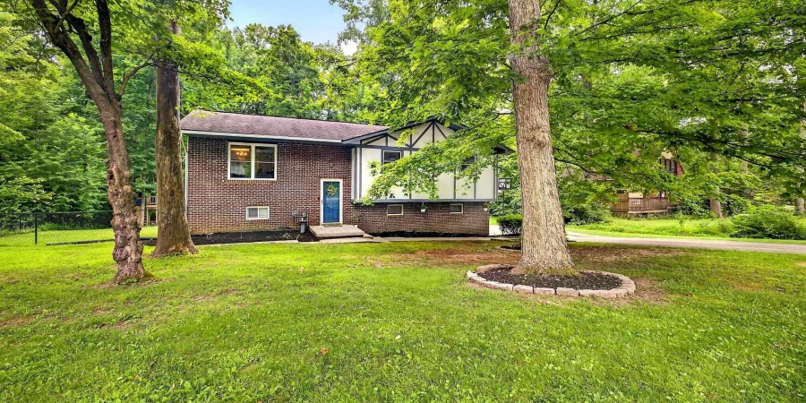 1825 N Ridgeway Drive, Ellettsville, Indiana 47429,MLS,202526765