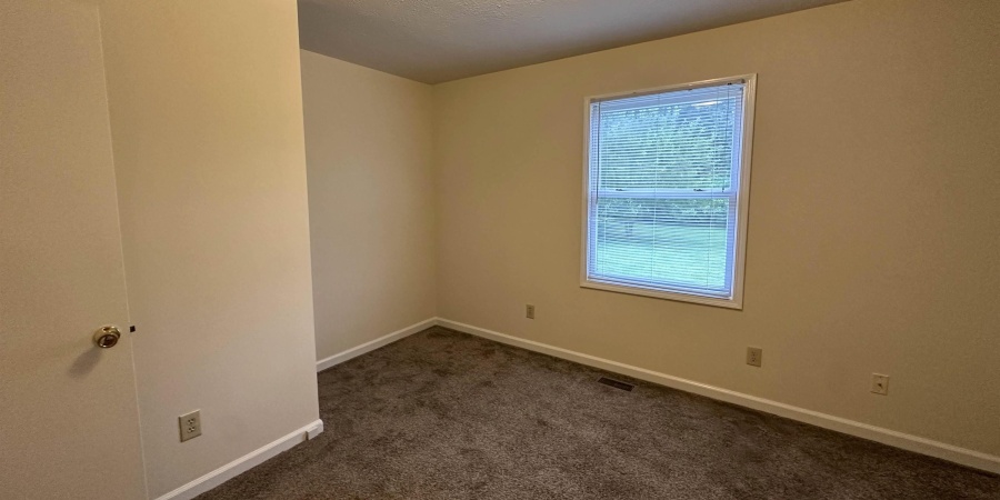980 N Logan Road, Bloomington, Indiana 47404-2511,MLS,202526973