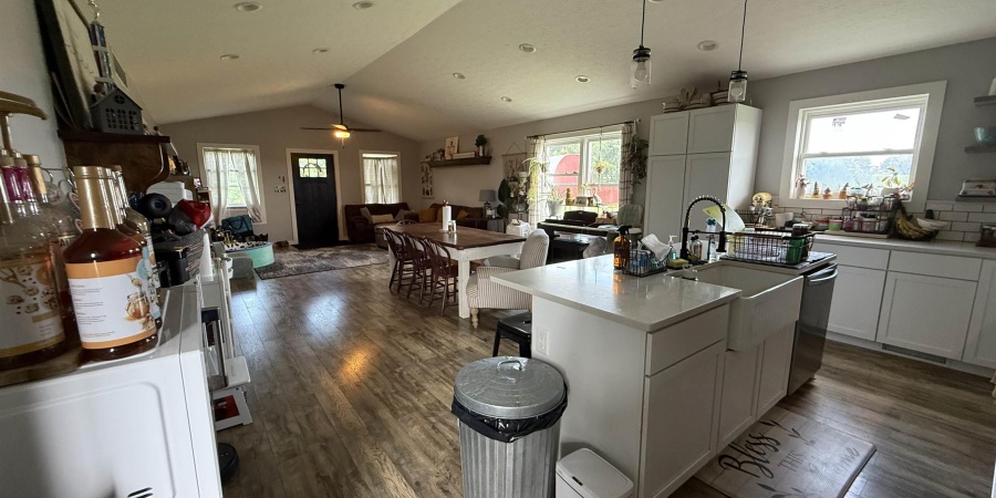 1591 VFW Road, Mitchell, Indiana 47446,MLS,202527381