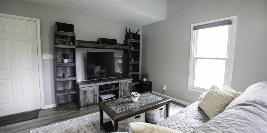 711 W Whitestone Street, Bloomington, Indiana 47403,MLS,202527815