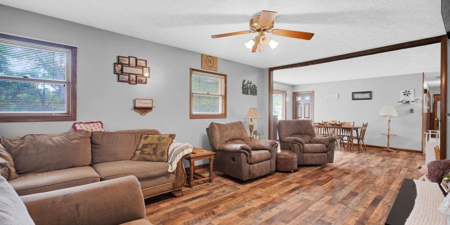 1986 Dixie Highway, Mitchell, Indiana 47446,MLS,202528357