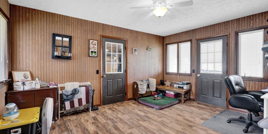 1986 Dixie Highway, Mitchell, Indiana 47446,MLS,202528357