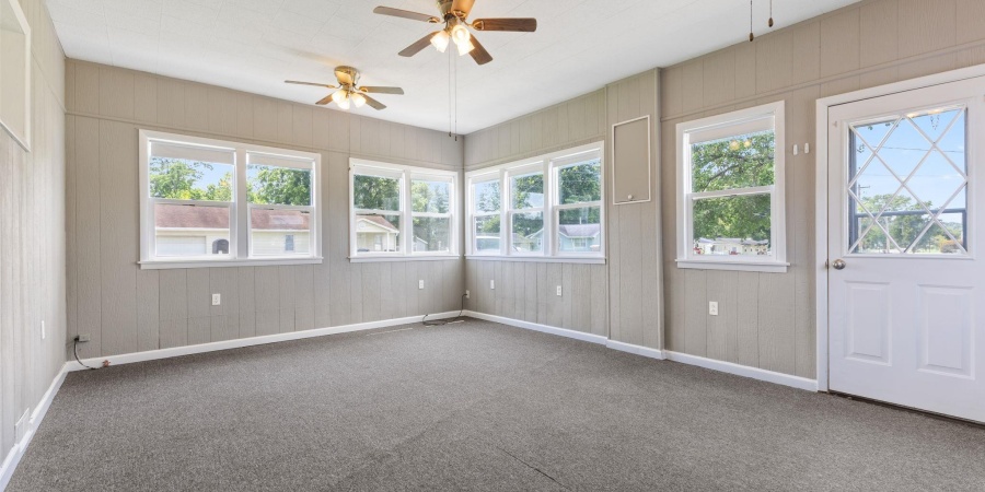 2237 35Th Street, Bedford, Indiana 47421-5516,MLS,202529099