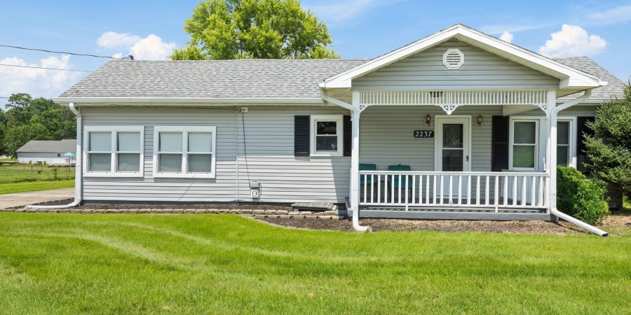 2237 35Th Street, Bedford, Indiana 47421-5516,MLS,202529099