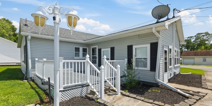 2237 35Th Street, Bedford, Indiana 47421-5516,MLS,202529099
