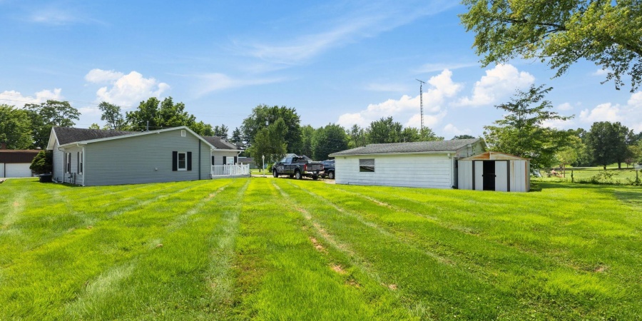 2237 35Th Street, Bedford, Indiana 47421-5516,MLS,202529099