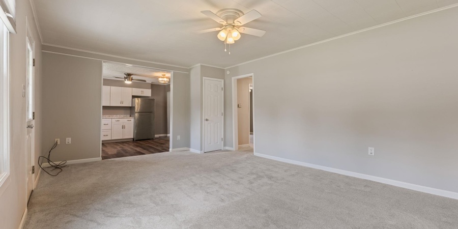 2237 35Th Street, Bedford, Indiana 47421-5516,MLS,202529099
