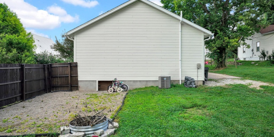 9228 S Harrodsburg Road, Bloomington, Indiana 47403,MLS,202529244