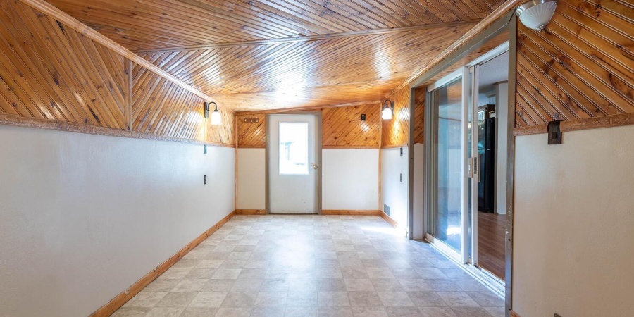 6622 N Matthews Drive, Ellettsville, Indiana 47429-9420,MLS,202529753
