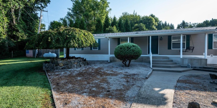 6622 N Matthews Drive, Ellettsville, Indiana 47429-9420,MLS,202529753
