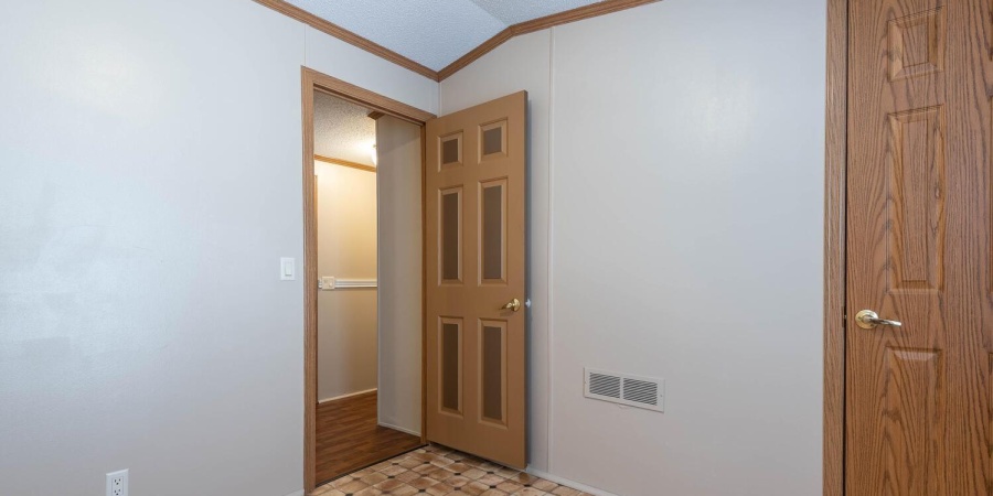6622 N Matthews Drive, Ellettsville, Indiana 47429-9420,MLS,202529753
