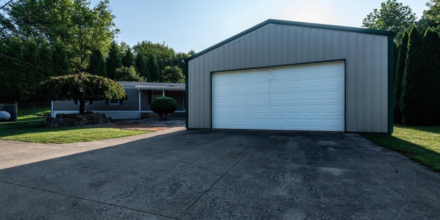 6622 N Matthews Drive, Ellettsville, Indiana 47429-9420,MLS,202529753
