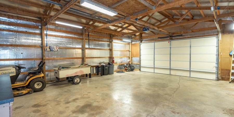 6622 N Matthews Drive, Ellettsville, Indiana 47429-9420,MLS,202529753