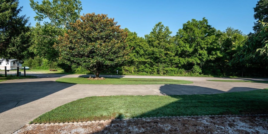 6622 N Matthews Drive, Ellettsville, Indiana 47429-9420,MLS,202529753