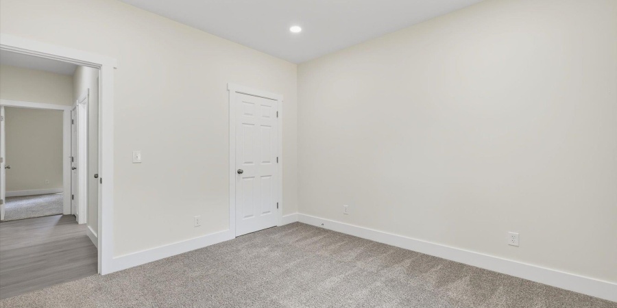 4271 N Roxford Drive, Bloomington, Indiana 47404,MLS,202530102
