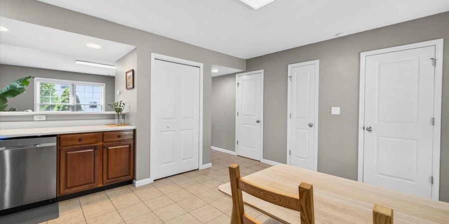 1716 W Eventide Drive, Bloomington, Indiana 47403-3284,MLS,202530231