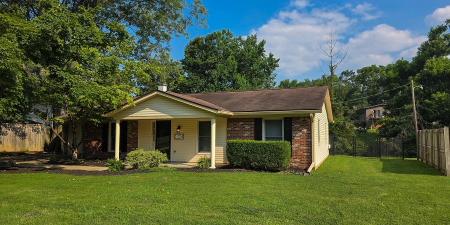 1324 E Allendale Drive, Bloomington, Indiana 47401,MLS,202530582