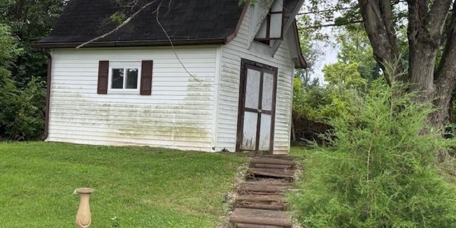 402 & 402 1/2 E Chester Drive, Ellettsville, Indiana 47429,MLS,202530990