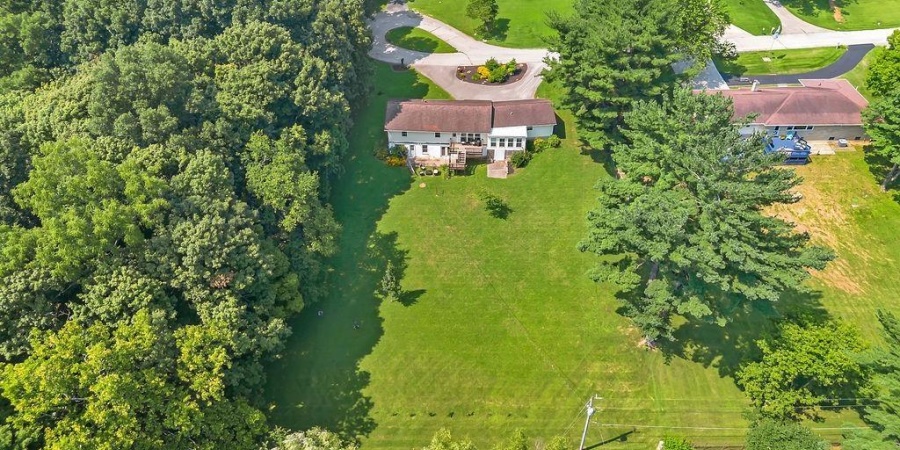1744 Parkview Drive, Bedford, Indiana 47421,MLS,202531101