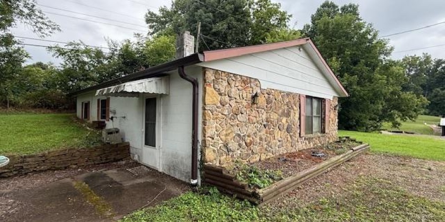 402 & 402 1/2 E Chester Drive, Bloomington, Indiana 47429,MLS,202531134