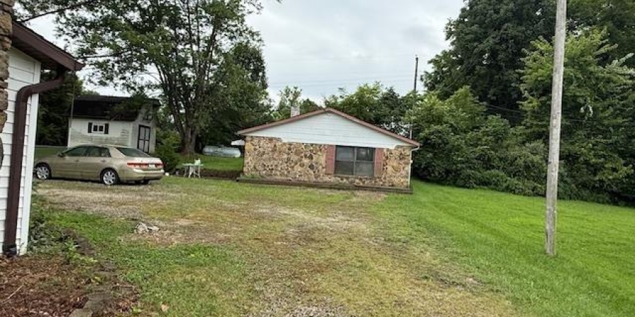 402 & 402 1/2 E Chester Drive, Bloomington, Indiana 47429,MLS,202531134