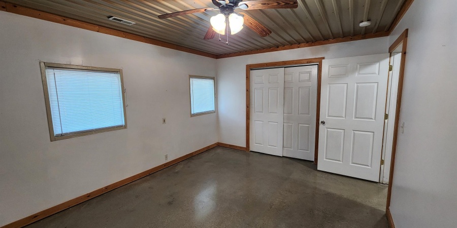 4026 W US Hwy 50, Mitchell, Indiana 47421,MLS,202531215