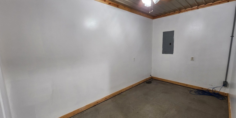 4026 W US Hwy 50, Mitchell, Indiana 47421,MLS,202531215