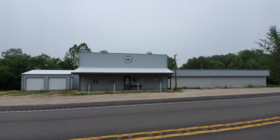 4026 W US Hwy 50, Mitchell, Indiana 47421,MLS,202531215