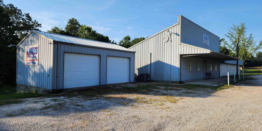 4026 W US Hwy 50, Mitchell, Indiana 47421,MLS,202531215