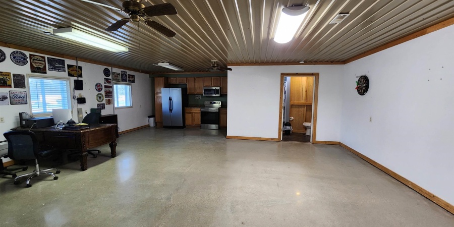 4026 W US Hwy 50, Mitchell, Indiana 47421,MLS,202531215