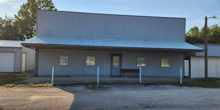 4026 W US Hwy 50, Mitchell, Indiana 47446,MLS,202531235